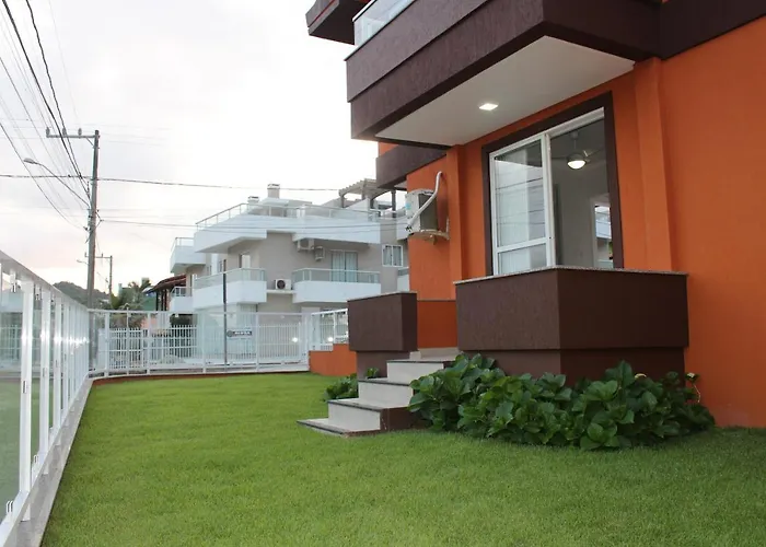 Praia De Quatro Ilhas A 50 Metros Do Mar Bombinhas